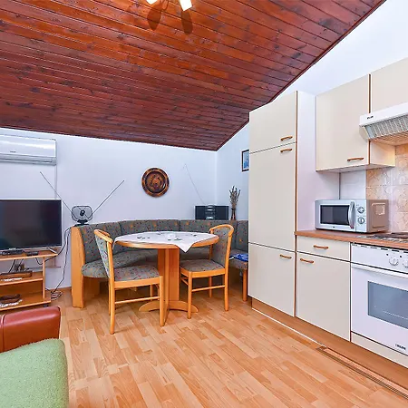 Apartment Banjole 417 Apartman Banjole